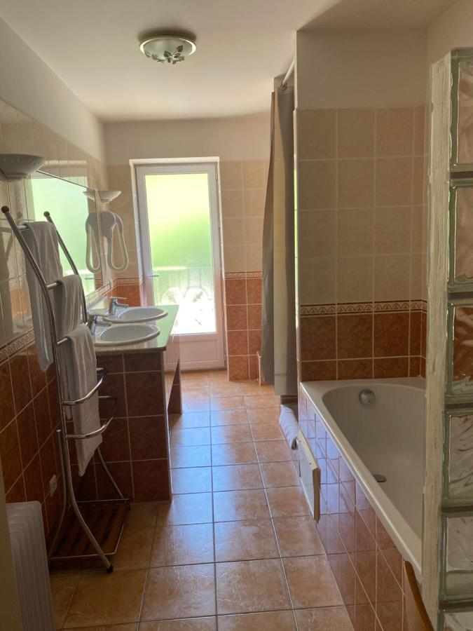 Chez Dume Bed & Breakfast Santa-Lucia-di-Tallano Bagian luar foto
