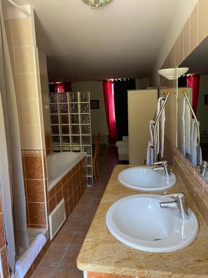 Chez Dume Bed & Breakfast Santa-Lucia-di-Tallano Bagian luar foto